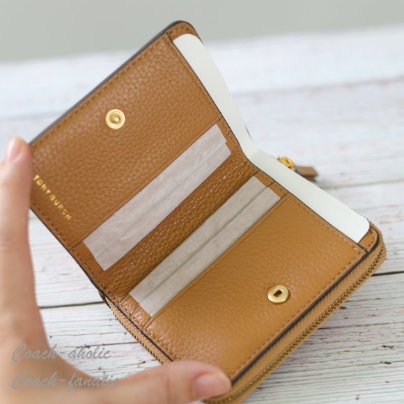 NWT Tory Burch Britten Bifold Logo Zip Coin Leather Wallet in Tiramisu - Picture 4 of 7